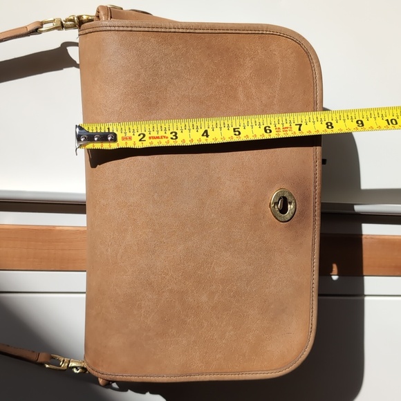 Vintage Coach Convertable Clutch, Taupe/Putty, NYC - Picture 14 of 15